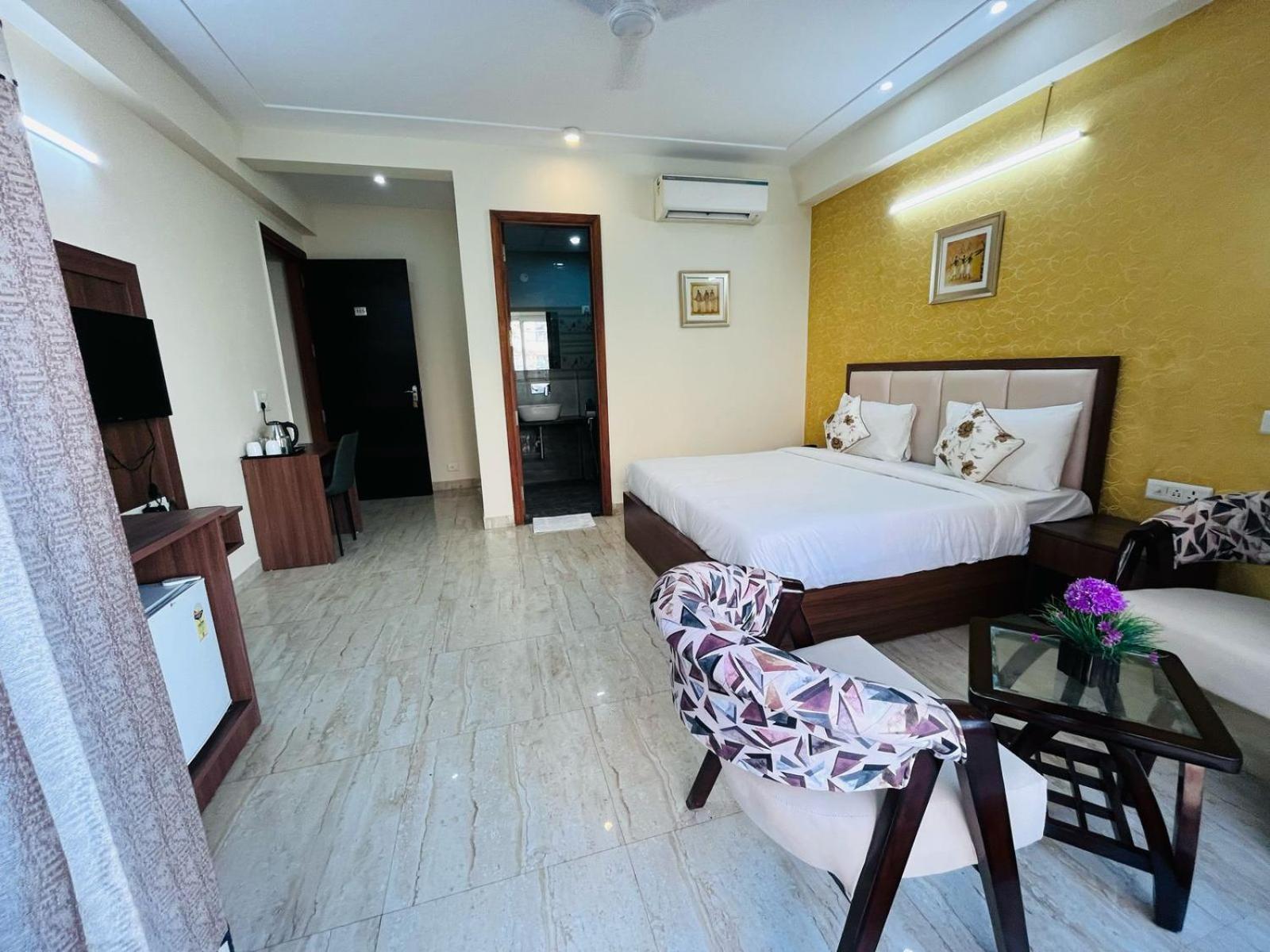 Hotel The Luxe 18 - Golf Course Road Gurgaon Exterior foto
