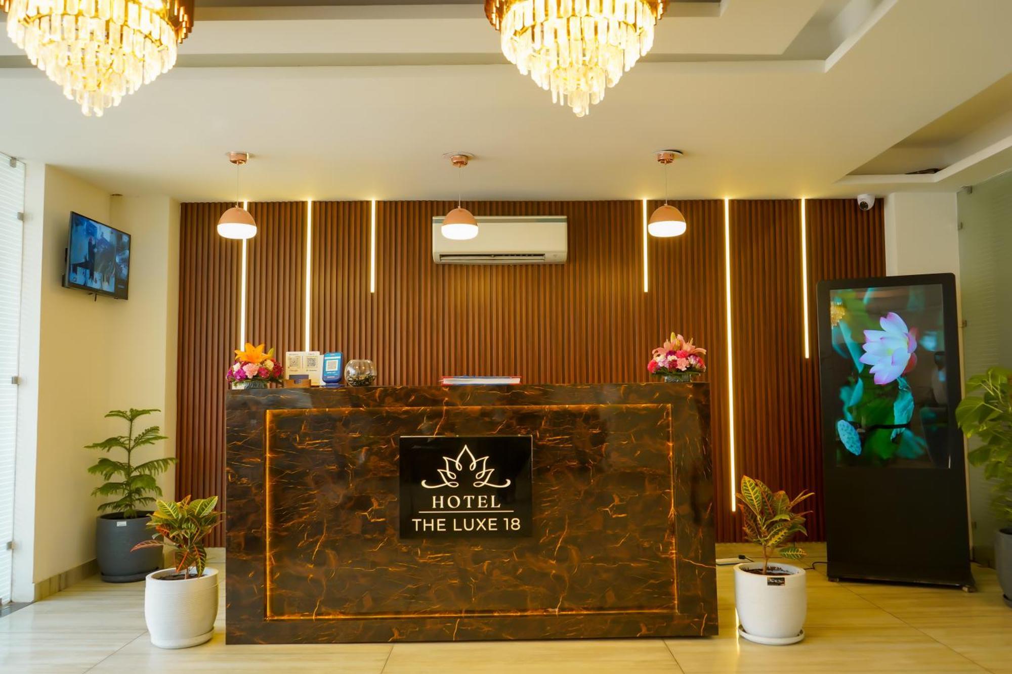 Hotel The Luxe 18 - Golf Course Road Gurgaon Exterior foto