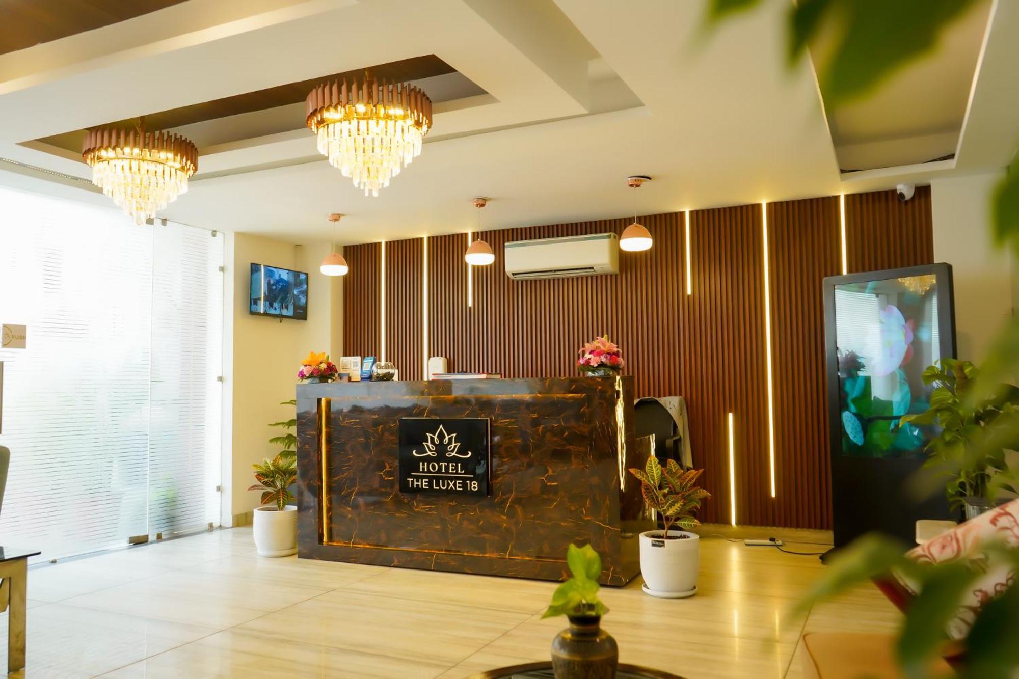 Hotel The Luxe 18 - Golf Course Road Gurgaon Exterior foto