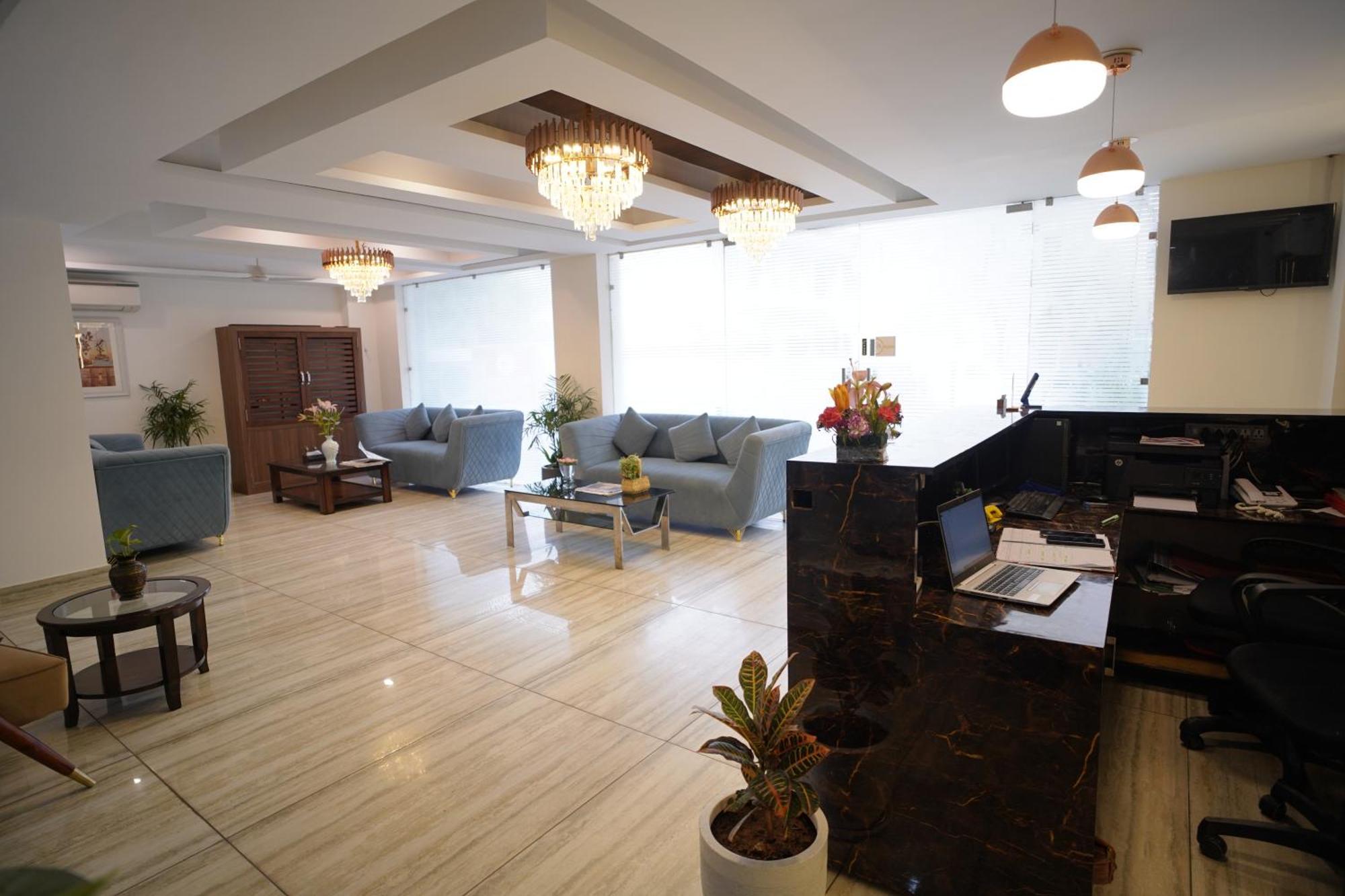 Hotel The Luxe 18 - Golf Course Road Gurgaon Exterior foto